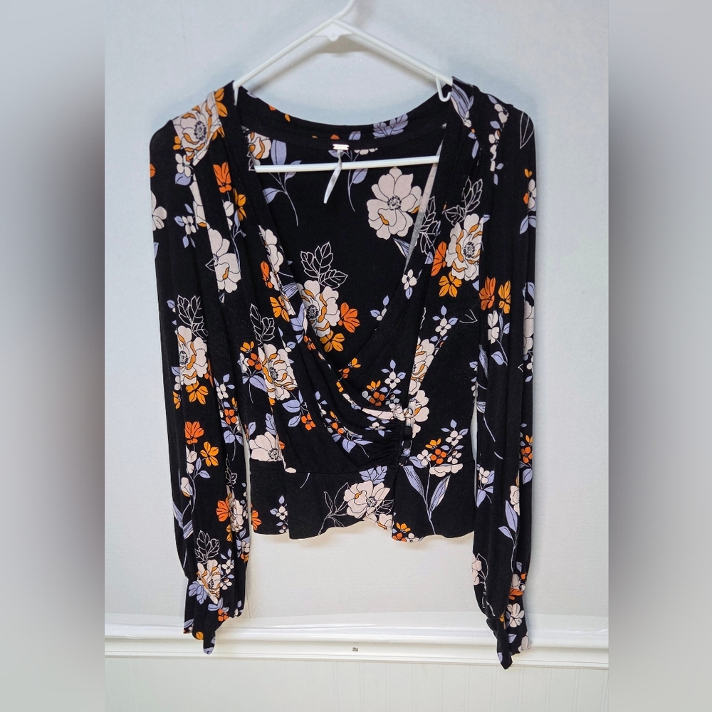 Free People Womens Saturday Night Black Floral Print Wrap Top Size Small 0052